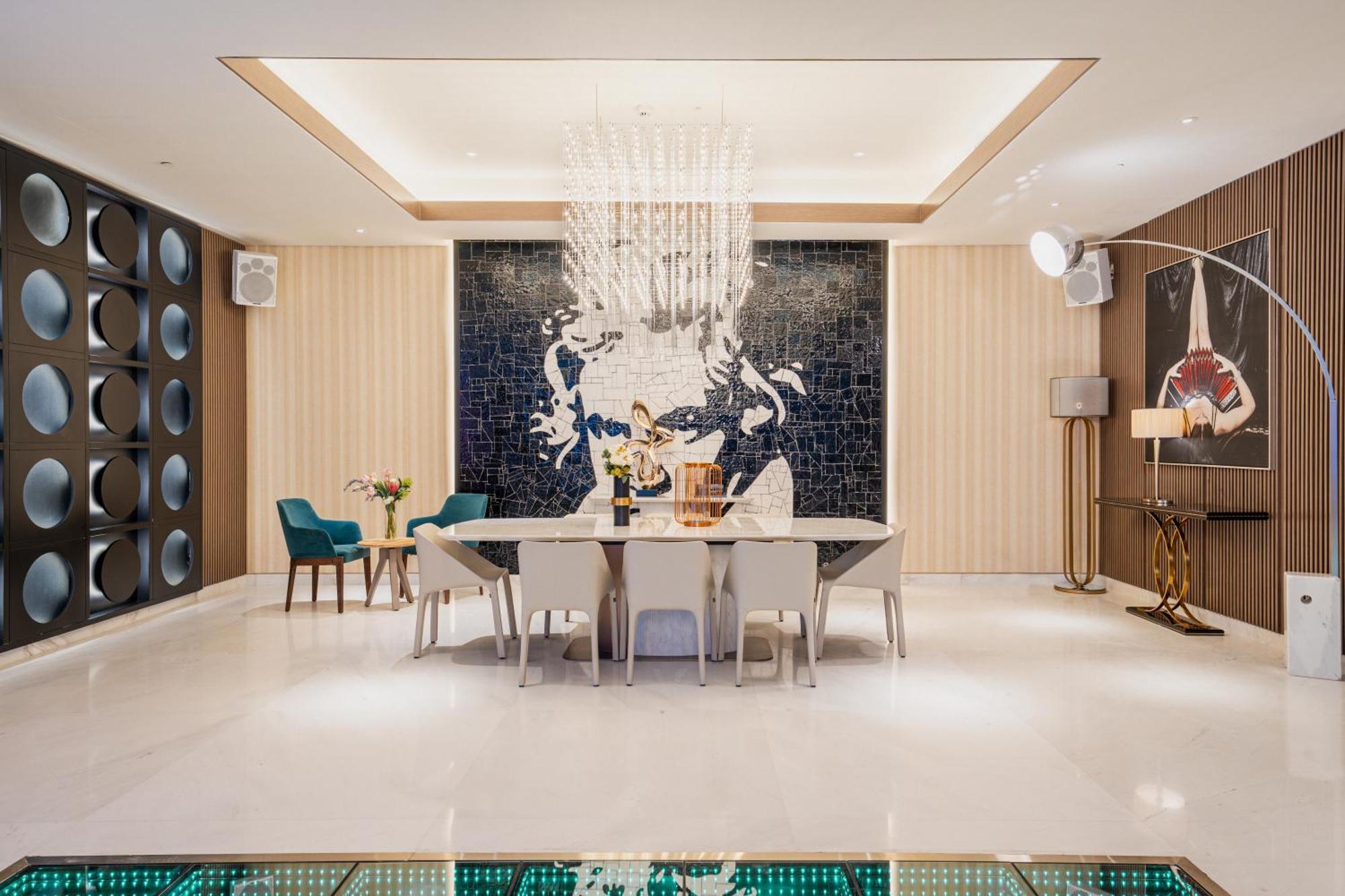 Five Luxe Hotel ดูไบ ภายนอก รูปภาพ Interior of the restaurant