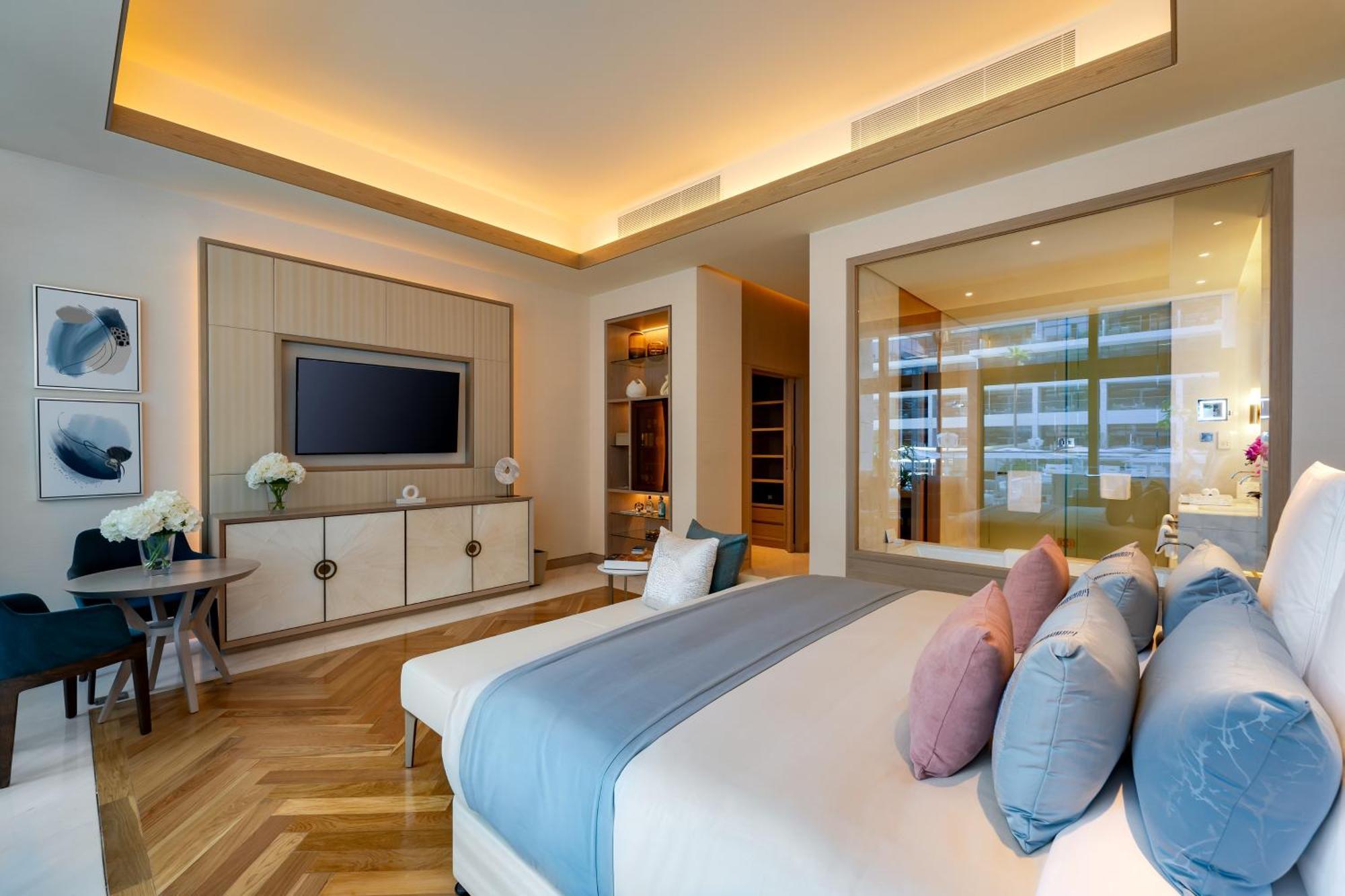 Five Luxe Hotel ดูไบ ภายนอก รูปภาพ A bedroom at the hotel